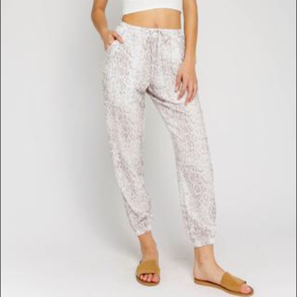 Olivaceous Snake printed joggers